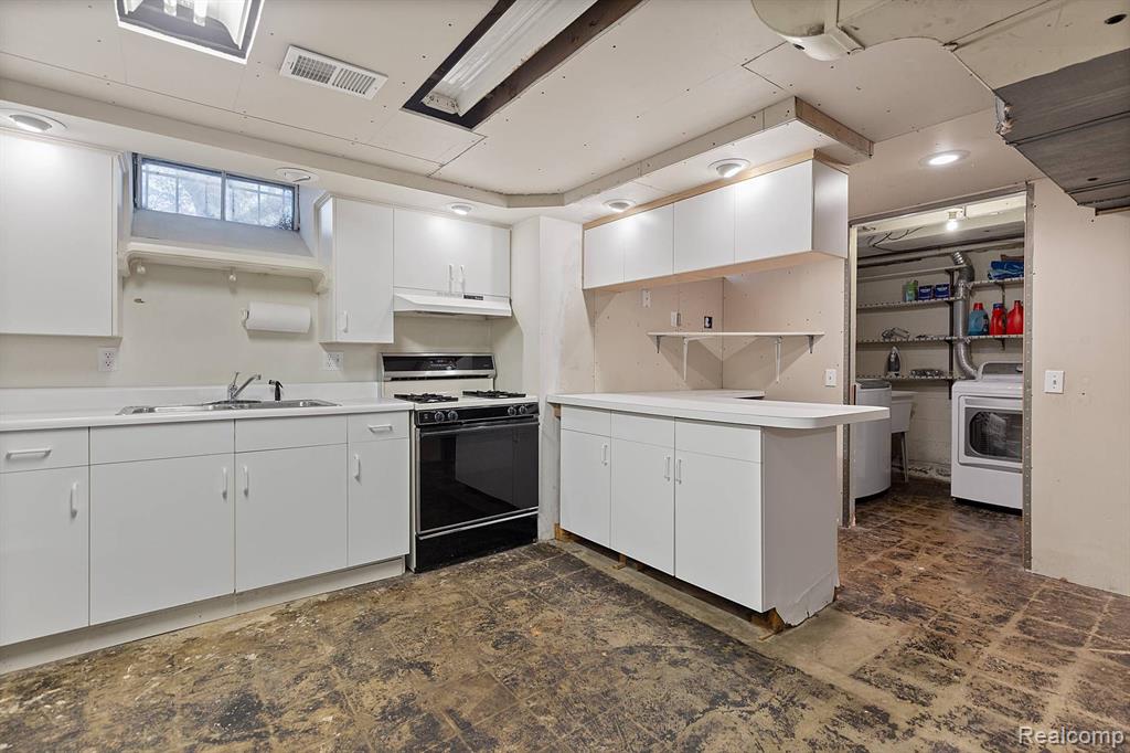 22760 Linwood Avenue