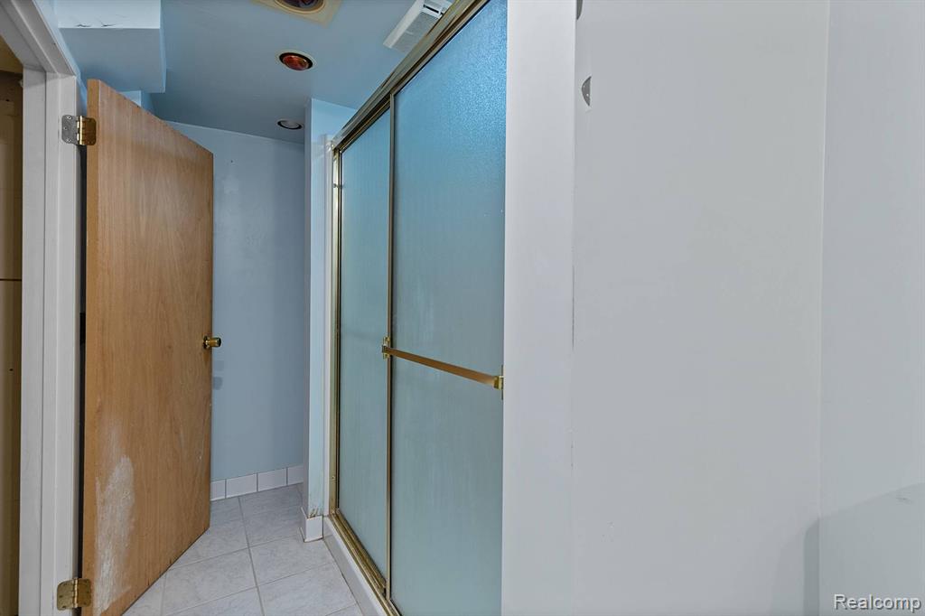 22760 Linwood Avenue