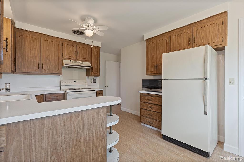 22760 Linwood Avenue