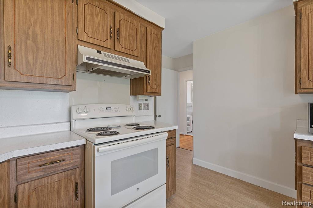 22760 Linwood Avenue