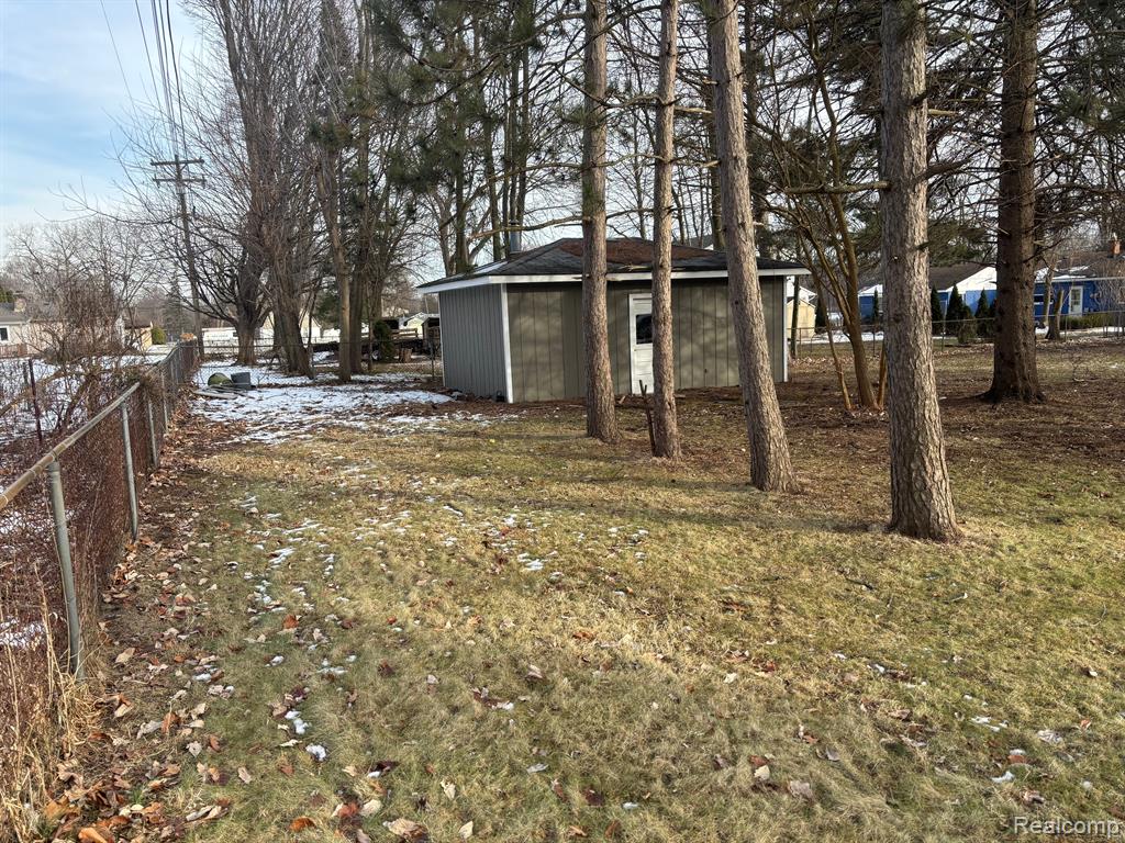 8605 21 Mile Road