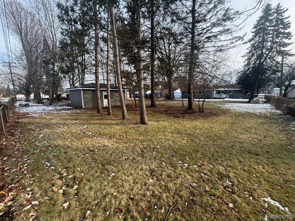 8605 21 Mile Road