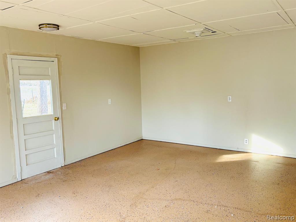 8605 21 Mile Road