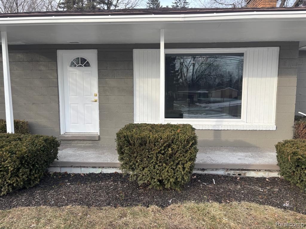8605 21 Mile Road