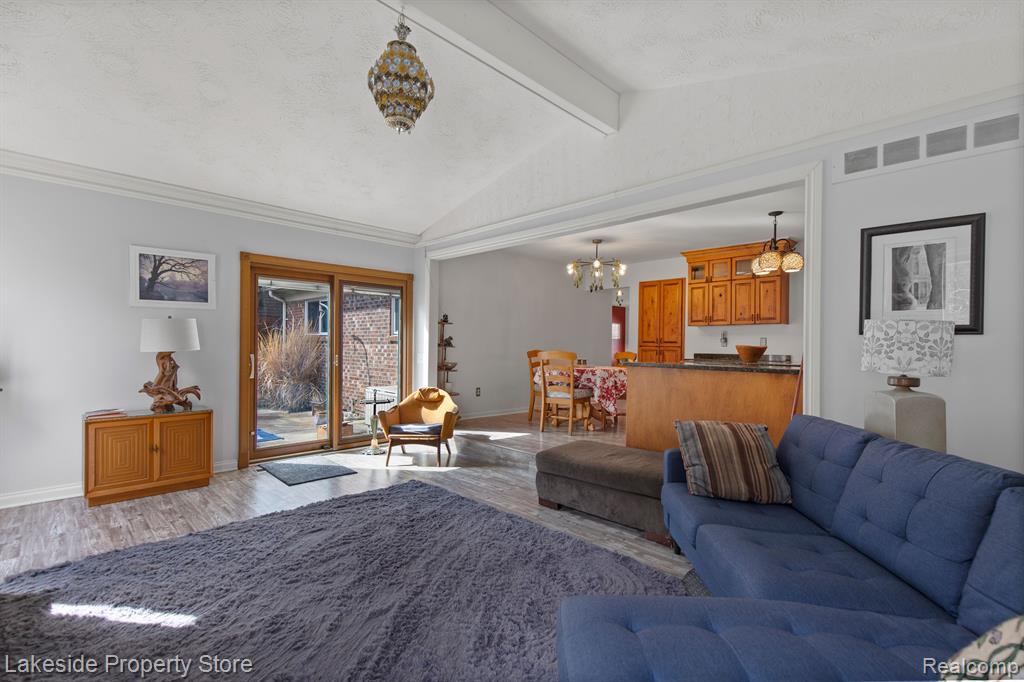 15720 Jennifer Drive