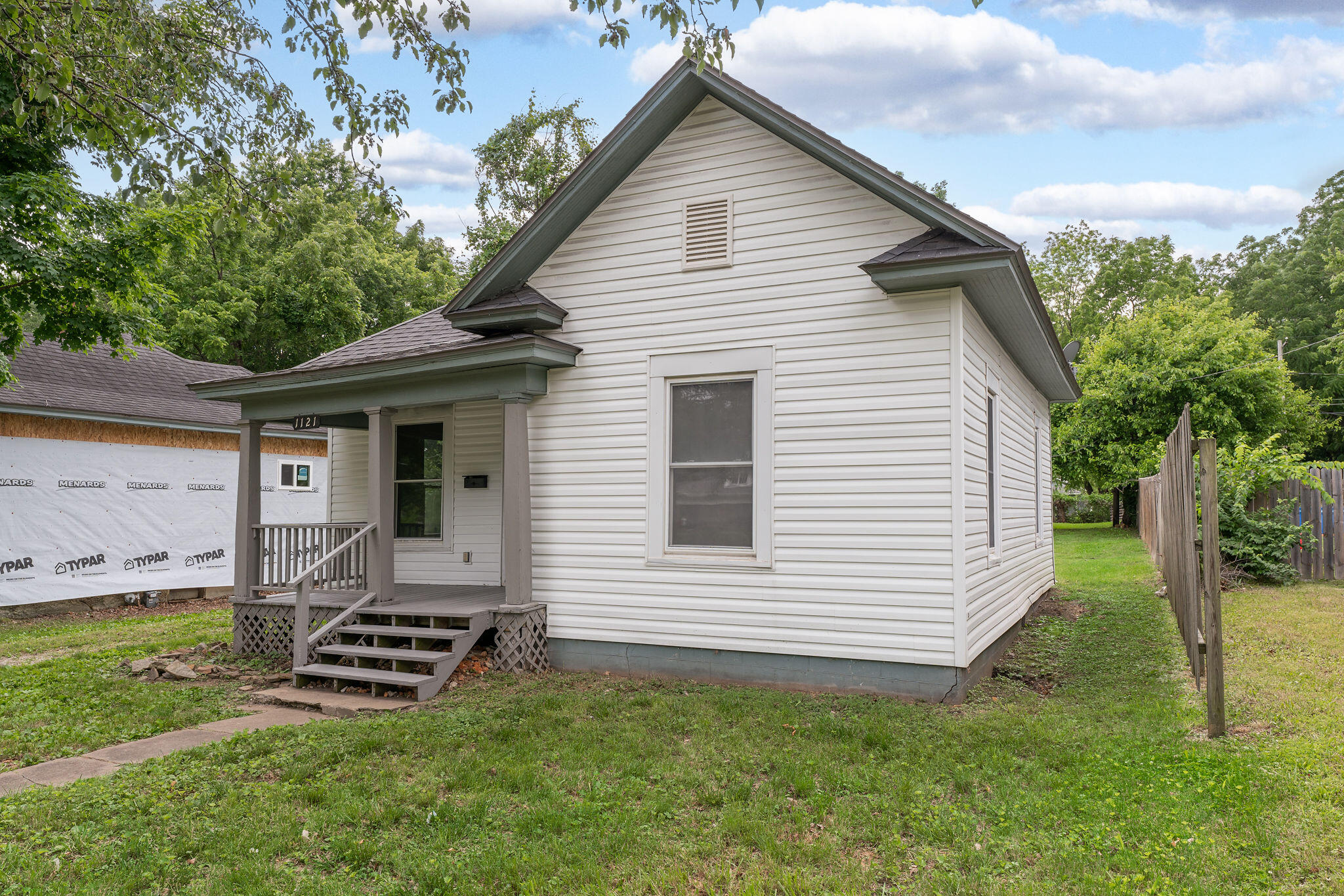 1121 N Prospect Avenue