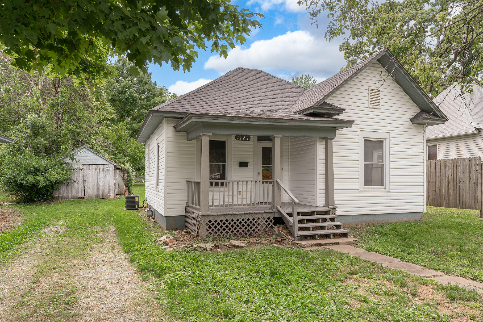 1121 N Prospect Avenue