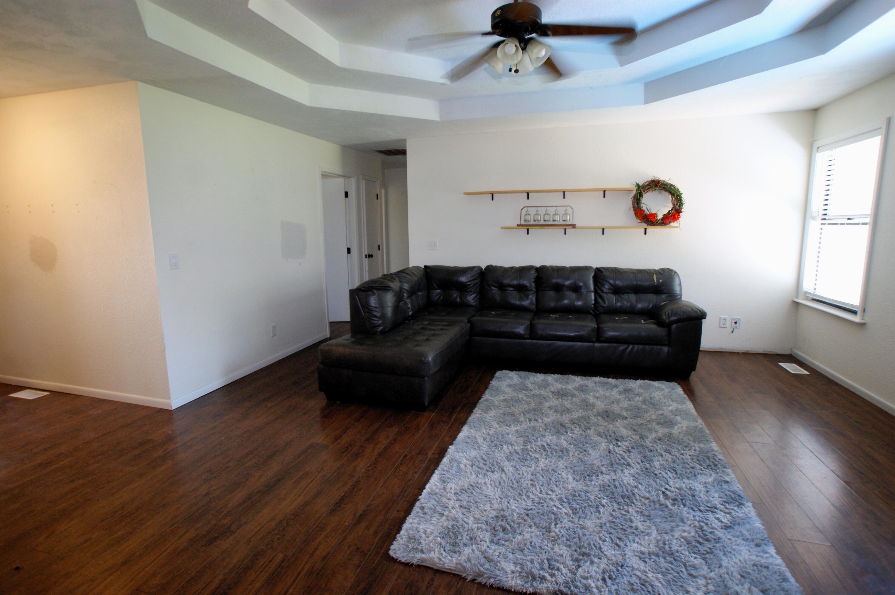 612 SE Hills Court