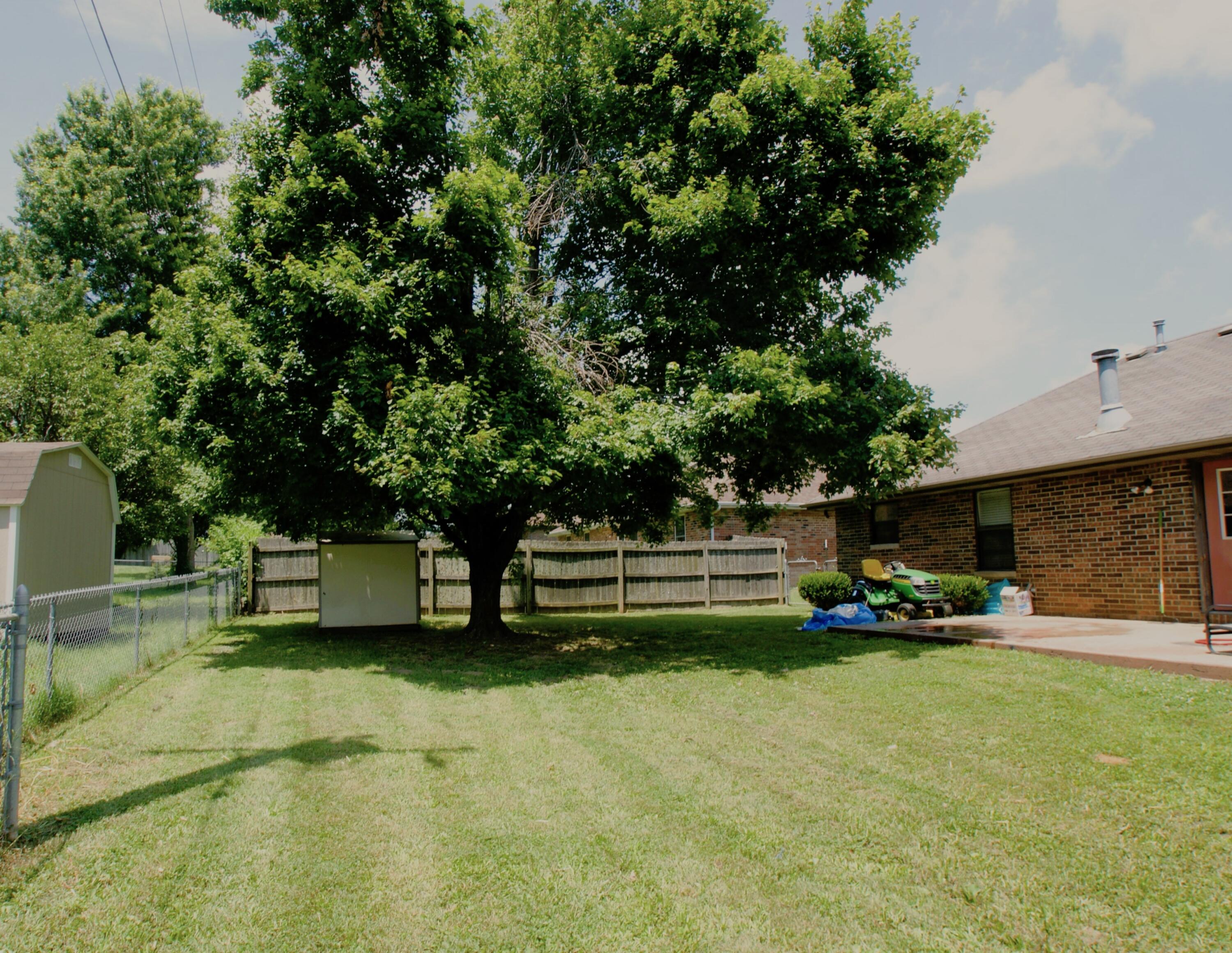 612 SE Hills Court