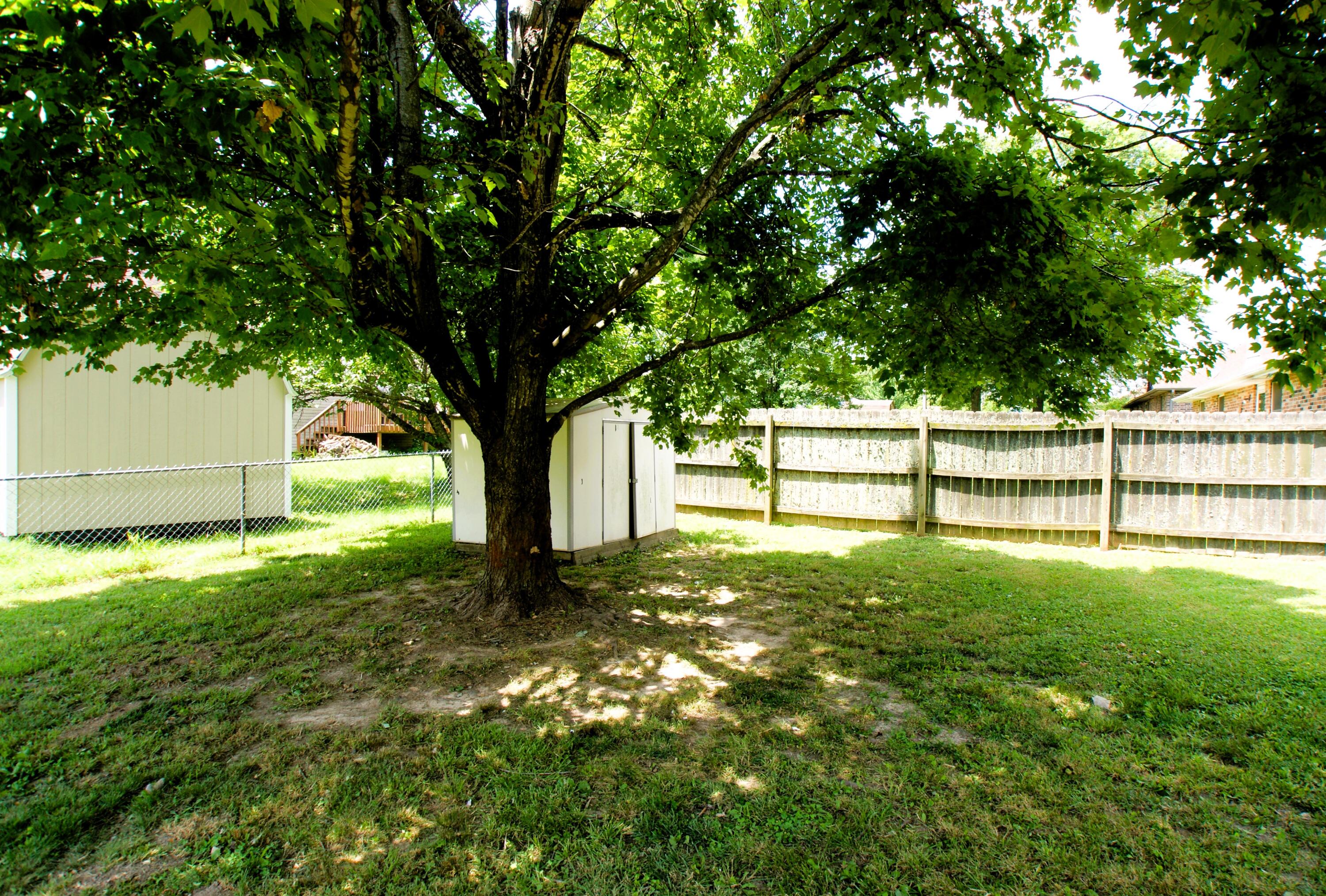 612 SE Hills Court