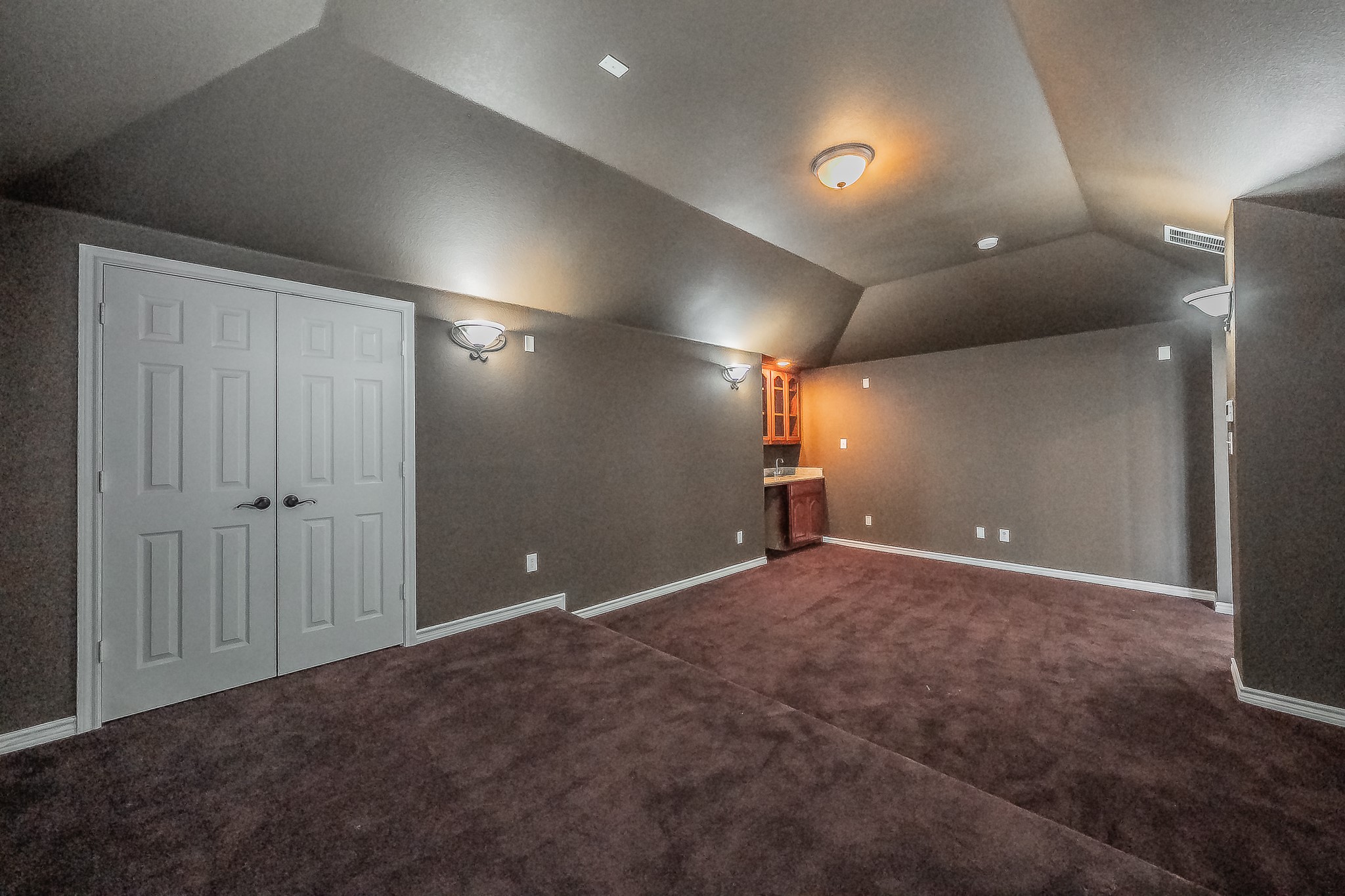 800 Oriole Drive