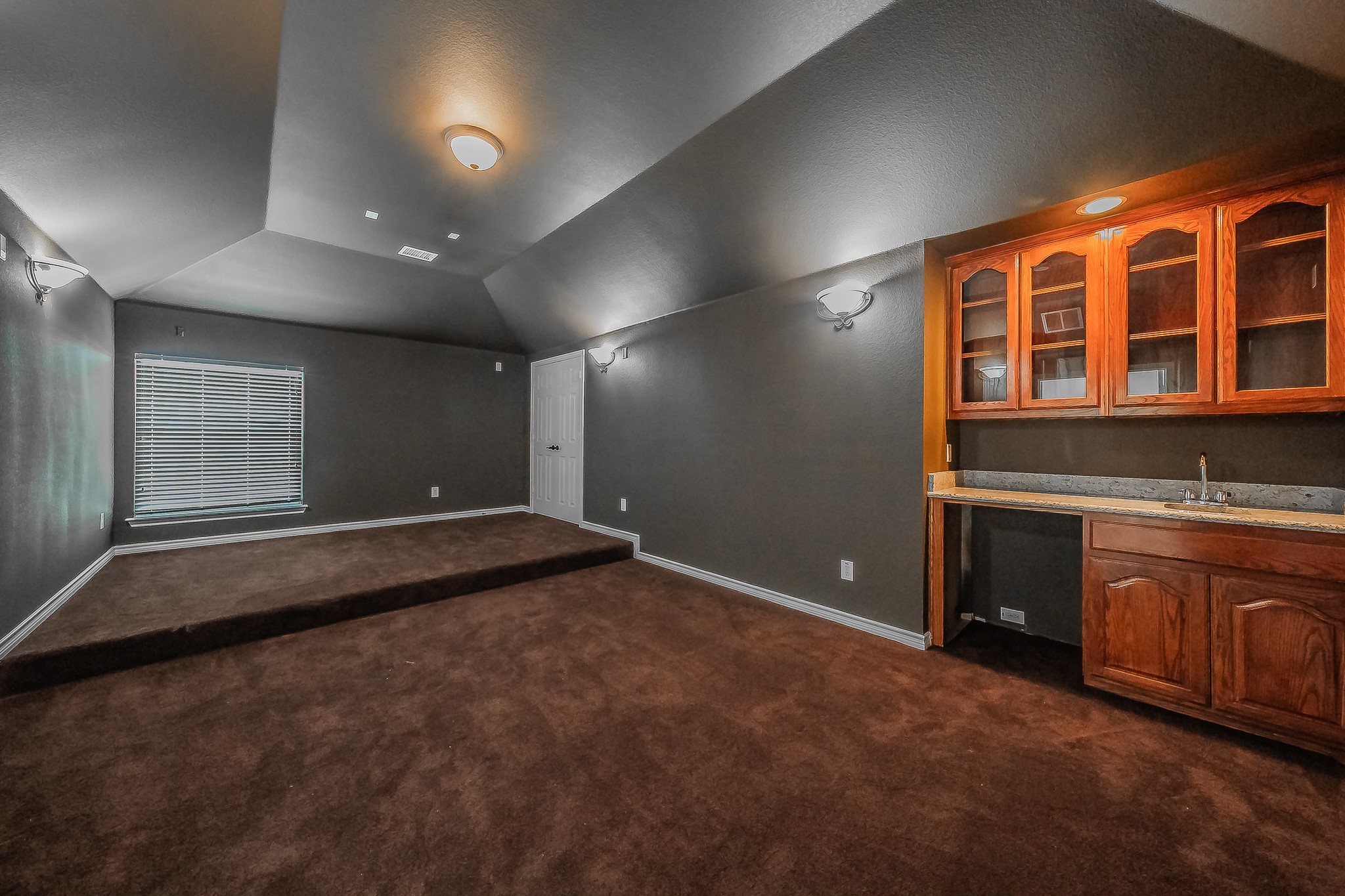 800 Oriole Drive
