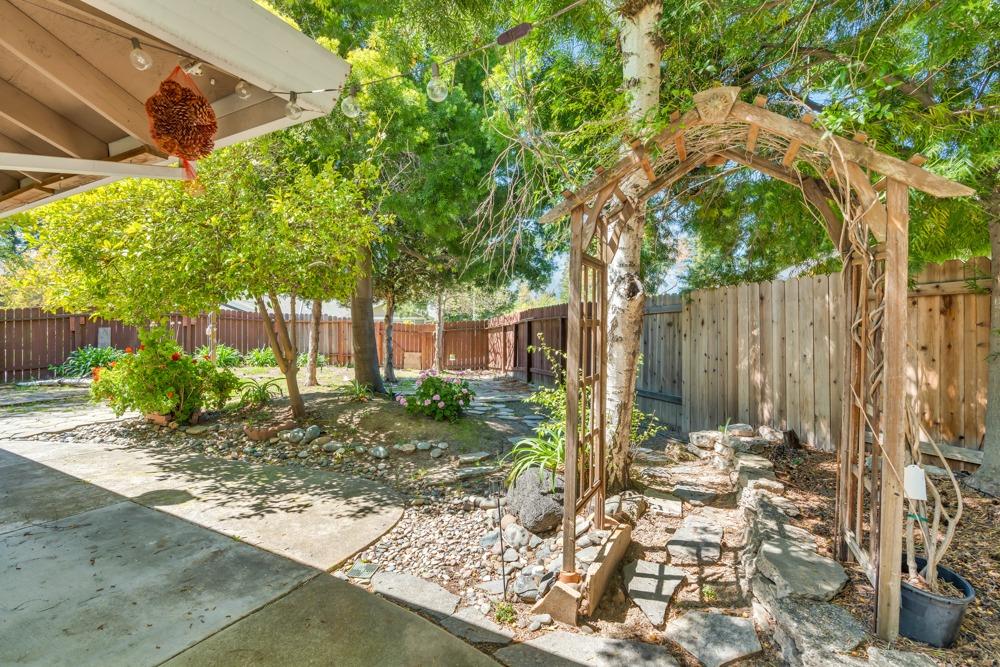 305 Rivertree Way