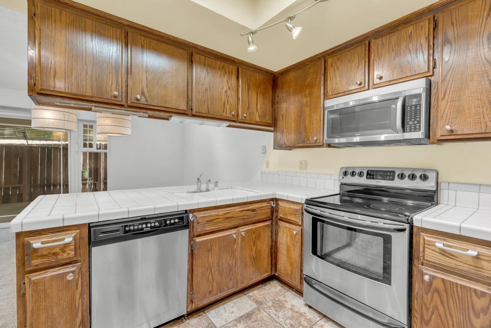 305 Rivertree Way