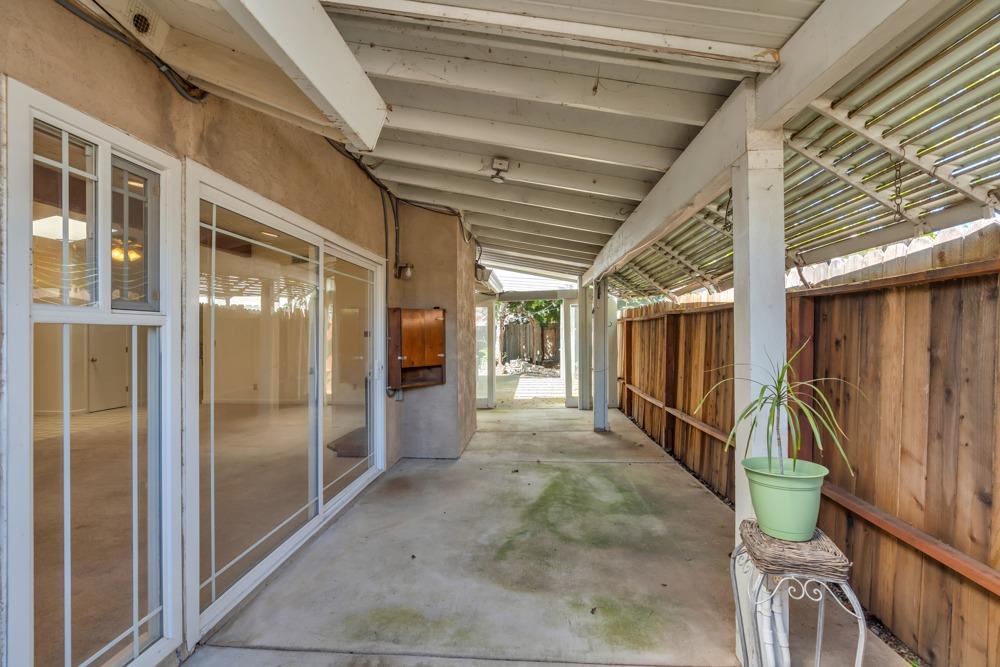 305 Rivertree Way