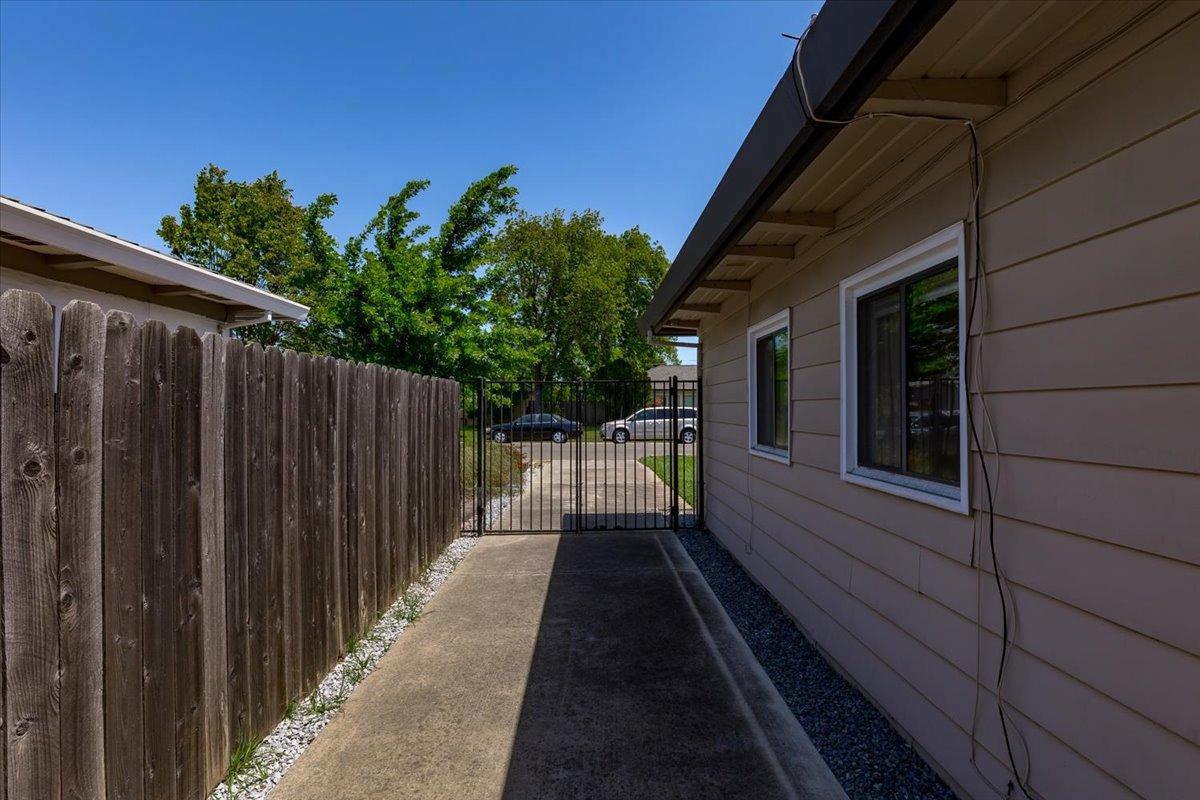 2105 Cortez Lane