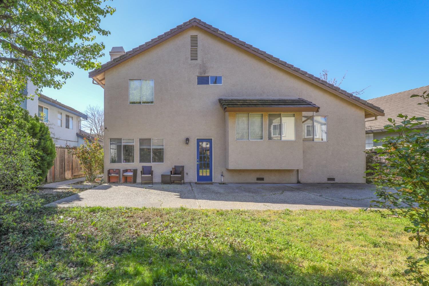 5127 Surreyglen Way