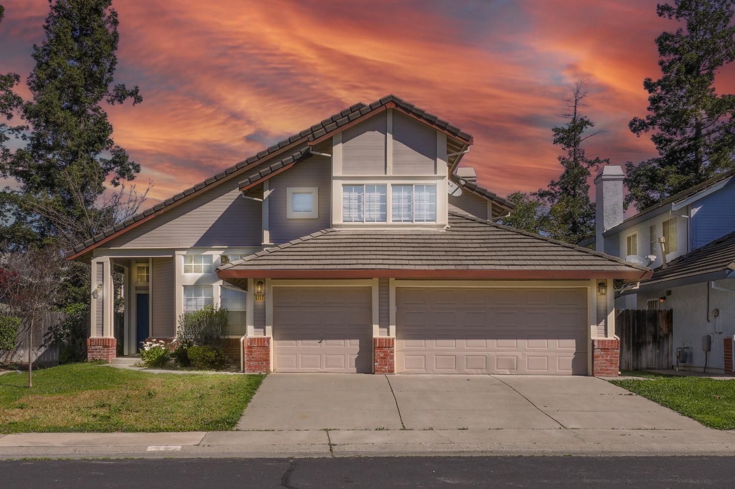 5127 Surreyglen Way