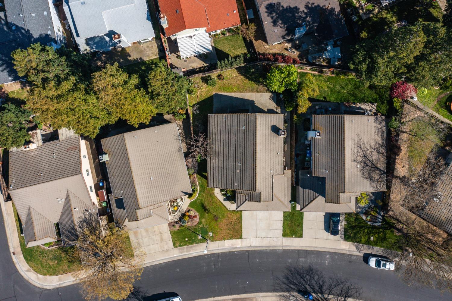 5127 Surreyglen Way