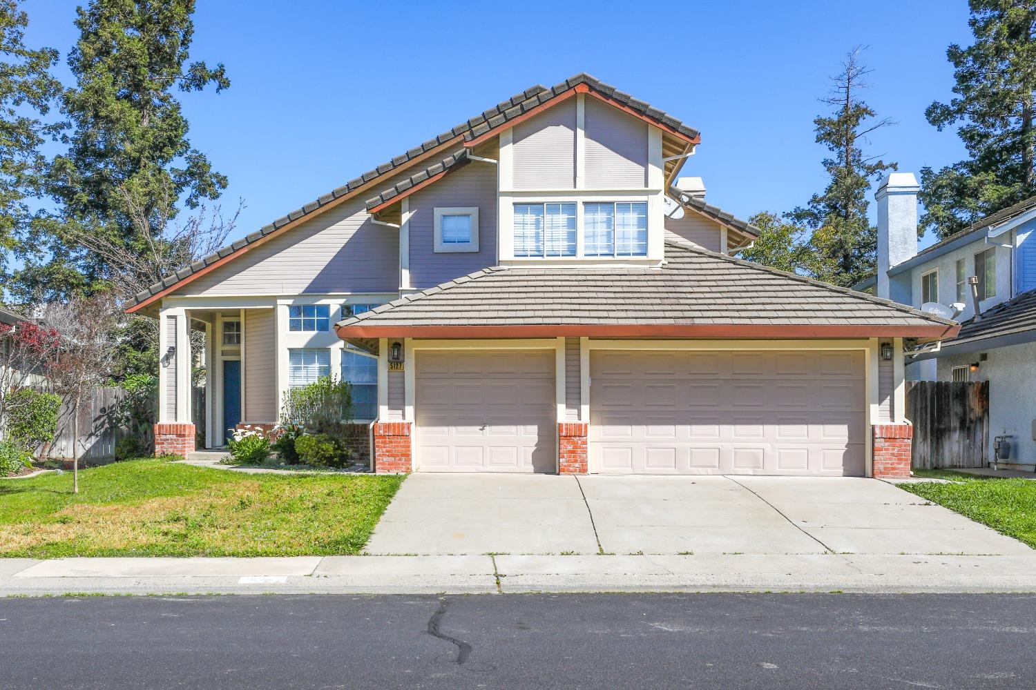 5127 Surreyglen Way