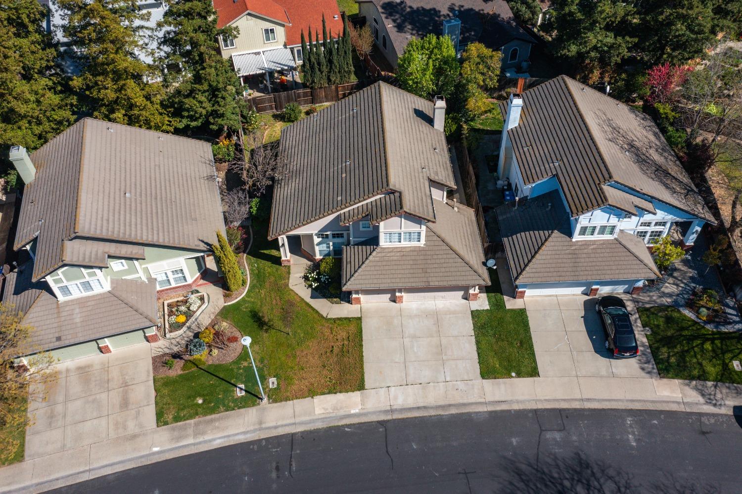 5127 Surreyglen Way