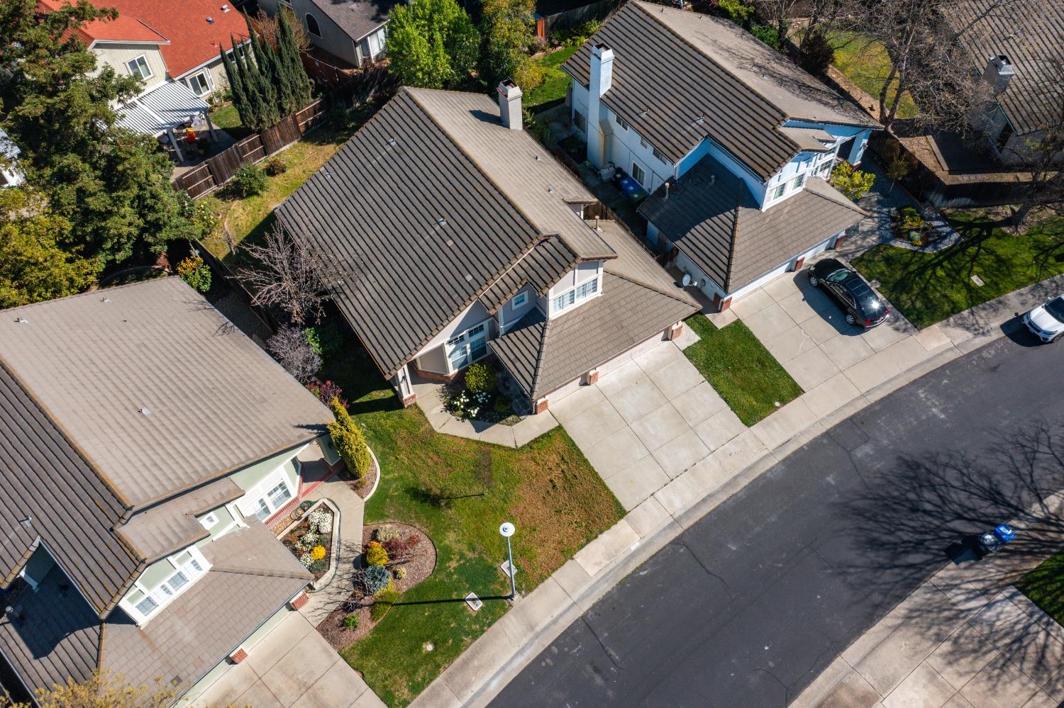 5127 Surreyglen Way
