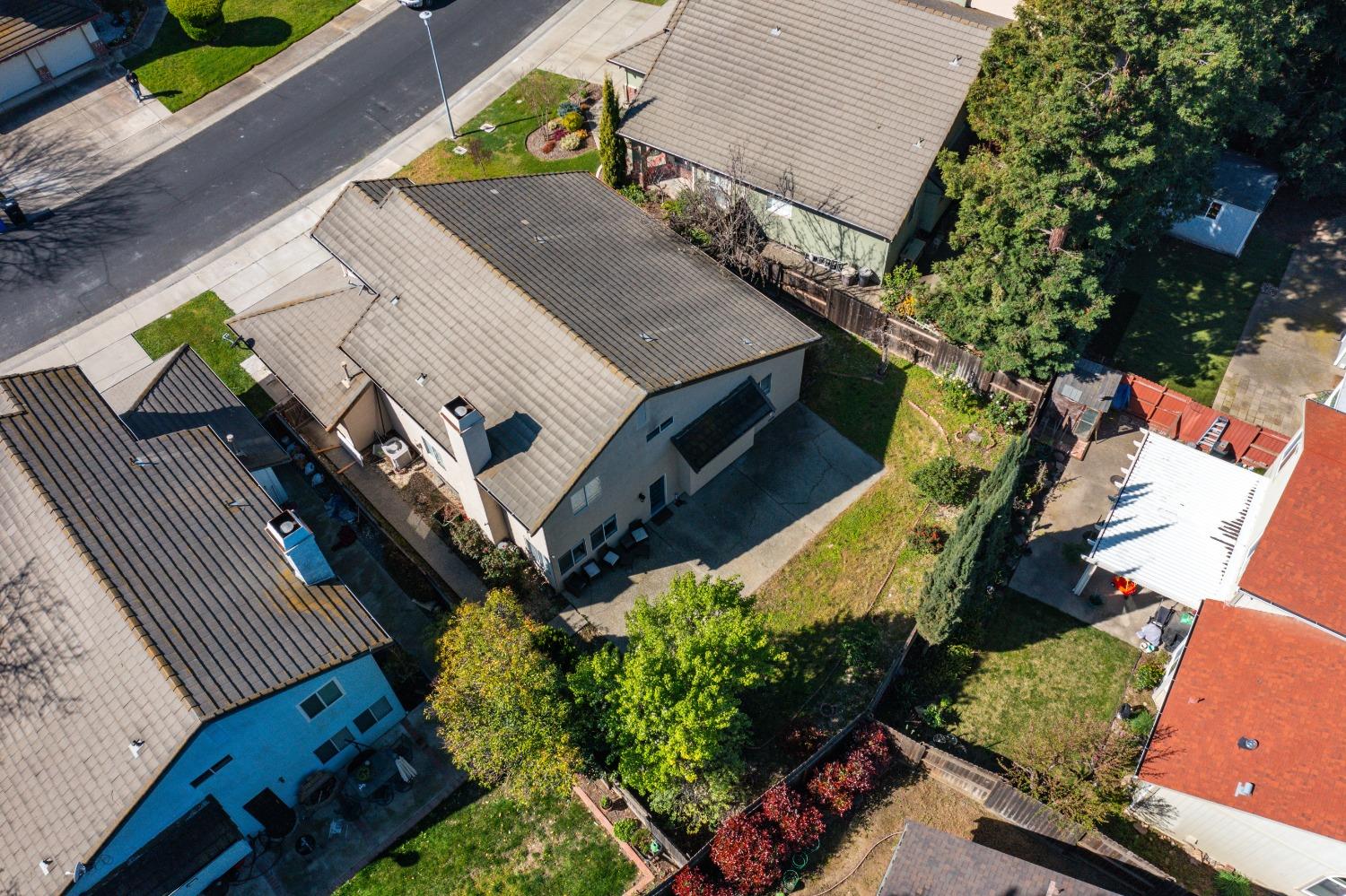 5127 Surreyglen Way