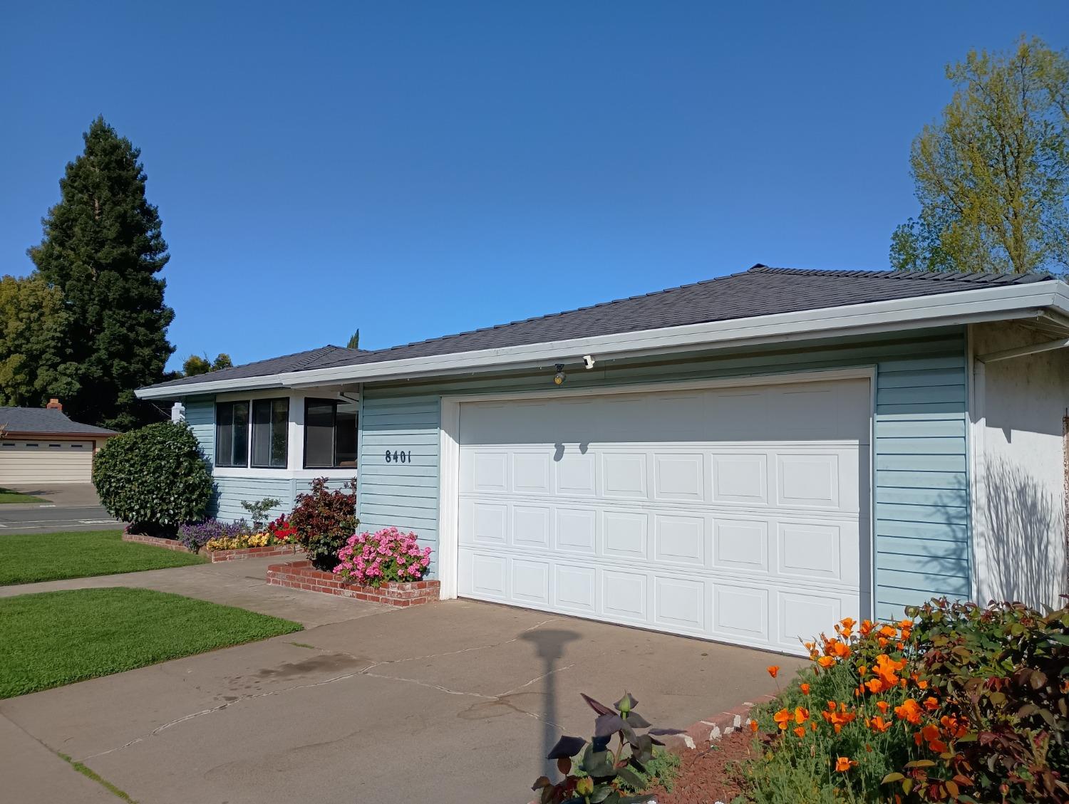 8401 Grinnel Way