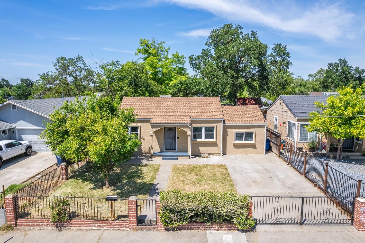 951 Acacia Avenue