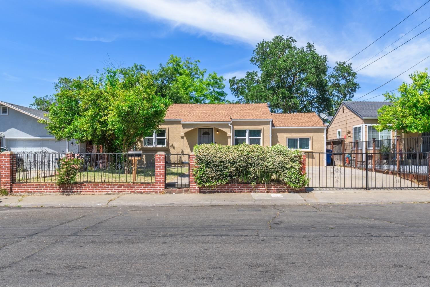 951 Acacia Avenue