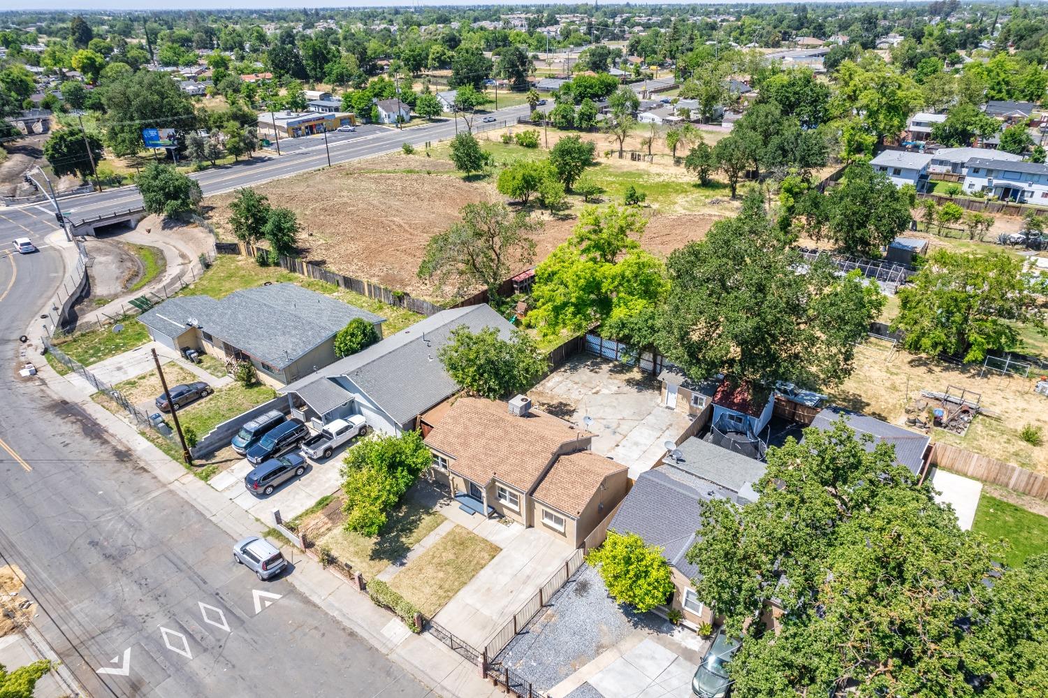 951 Acacia Avenue
