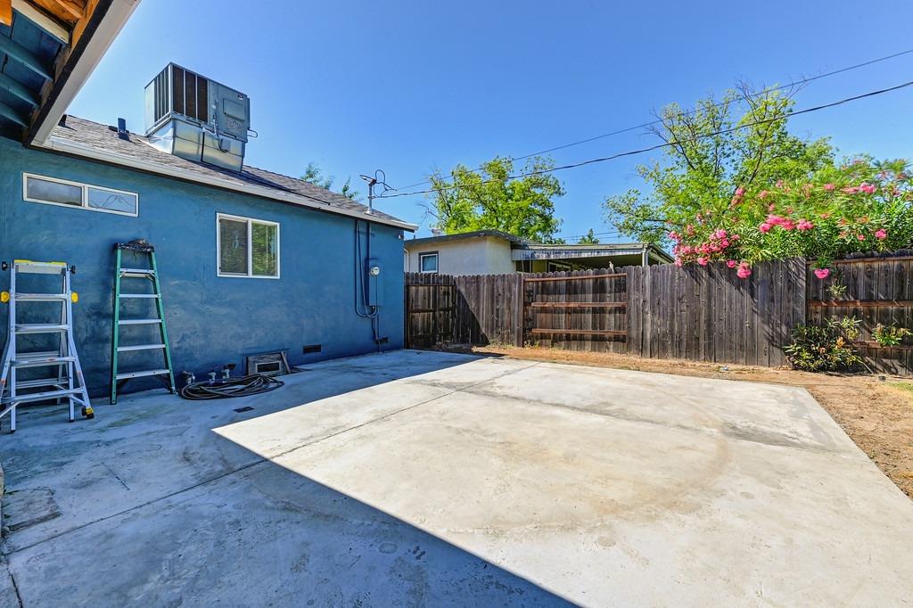 6252 Morazan Street