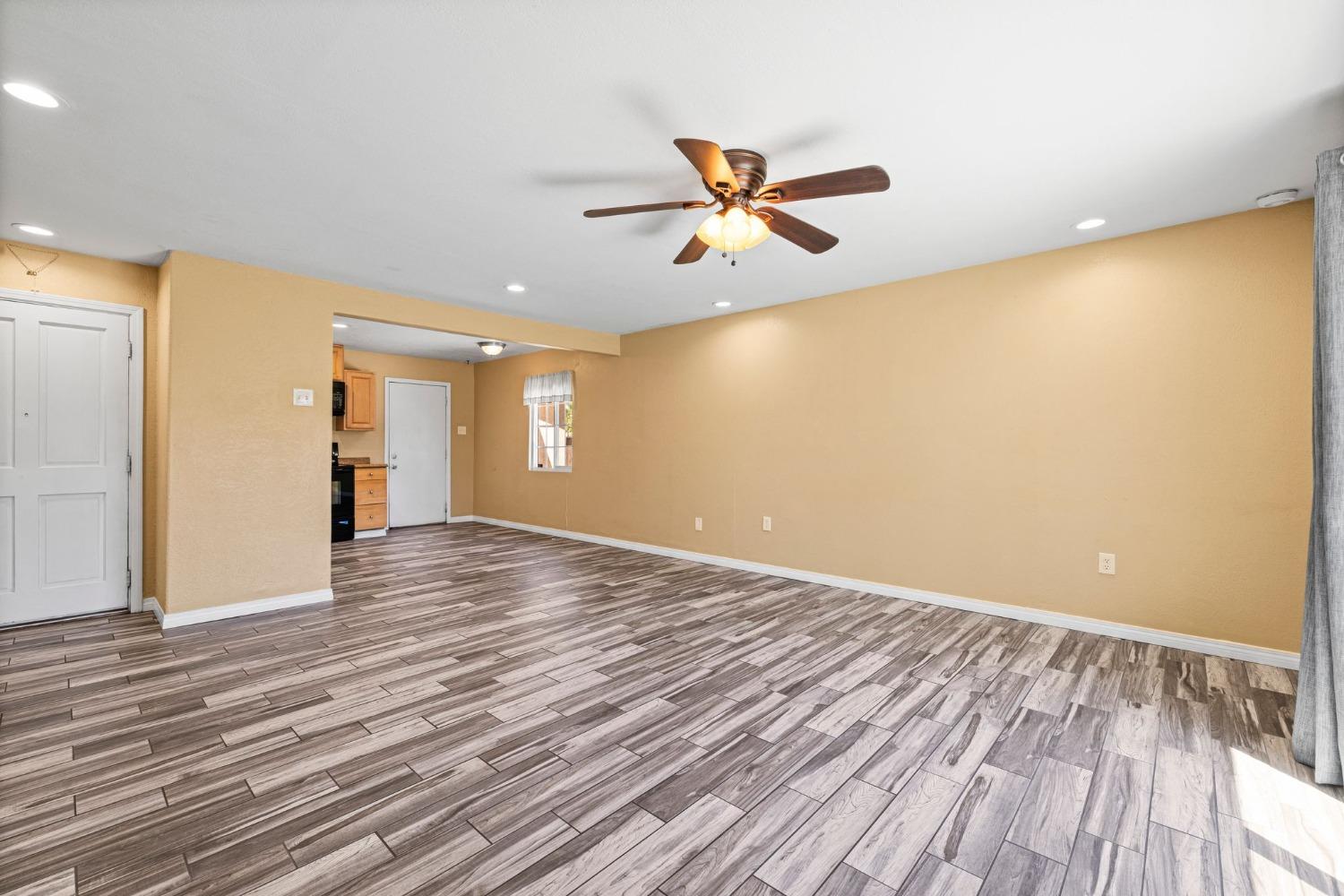 2142 Kirk Way