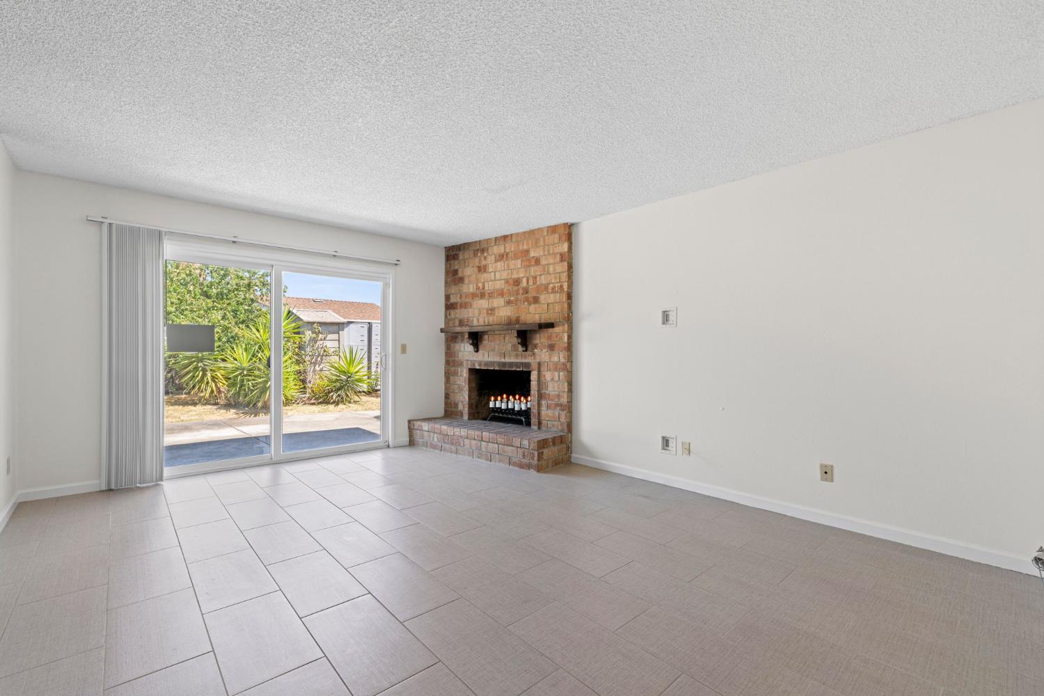 7600 Clement Circle