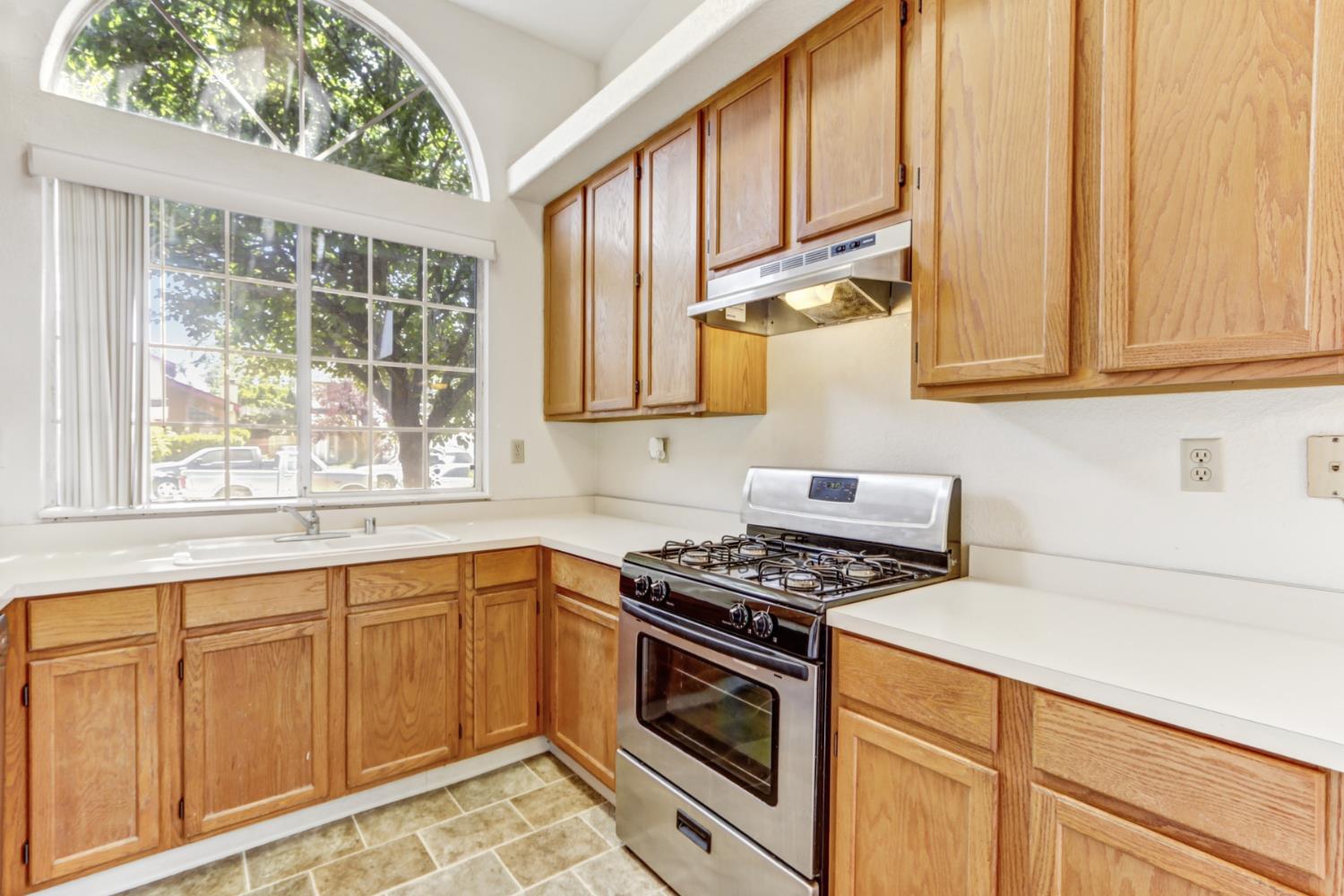 6 Twin Leaf Court