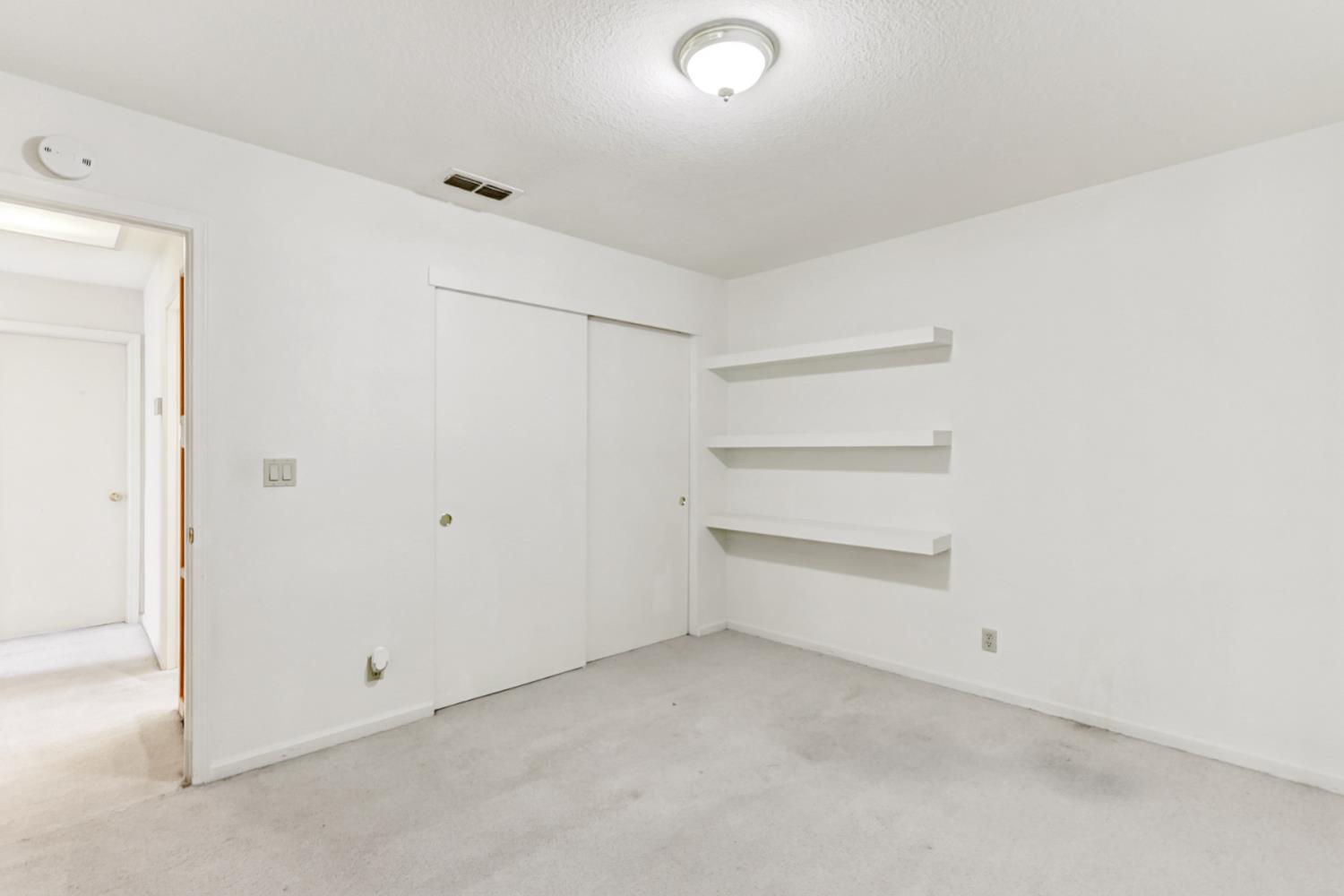 6 Twin Leaf Court
