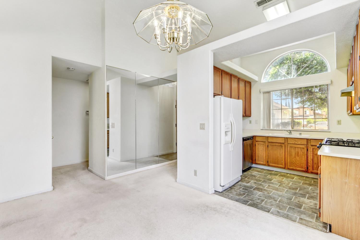 6 Twin Leaf Court