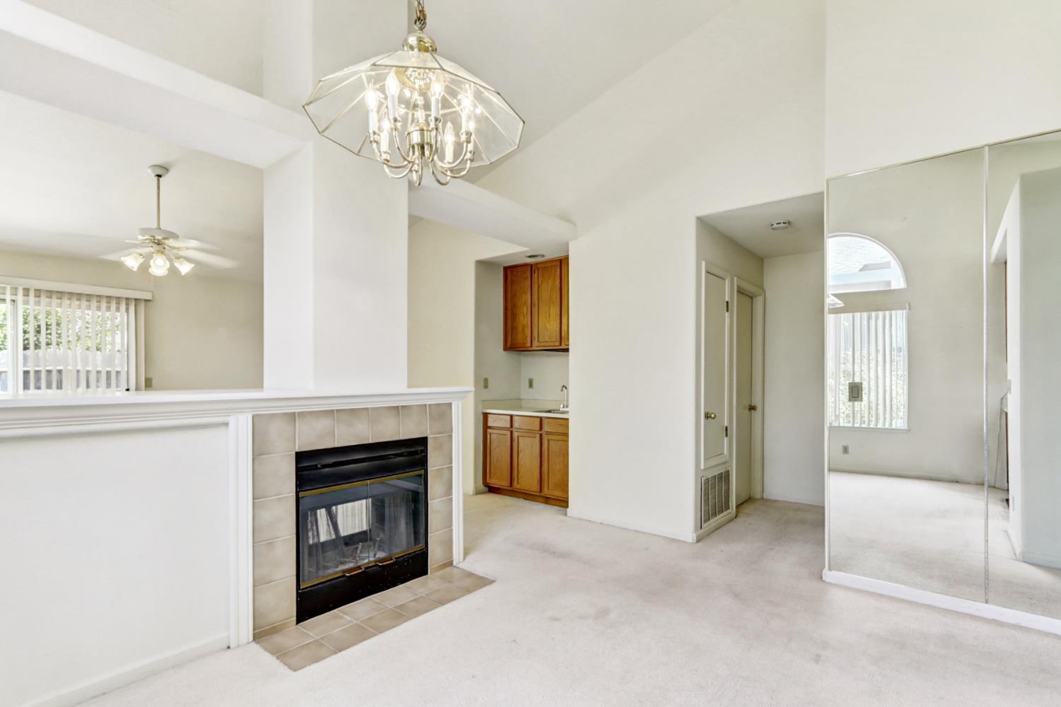 6 Twin Leaf Court