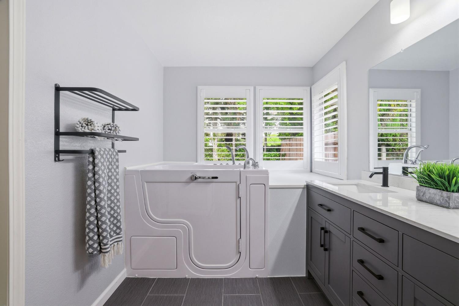 6801 Paseo Del Sol Way