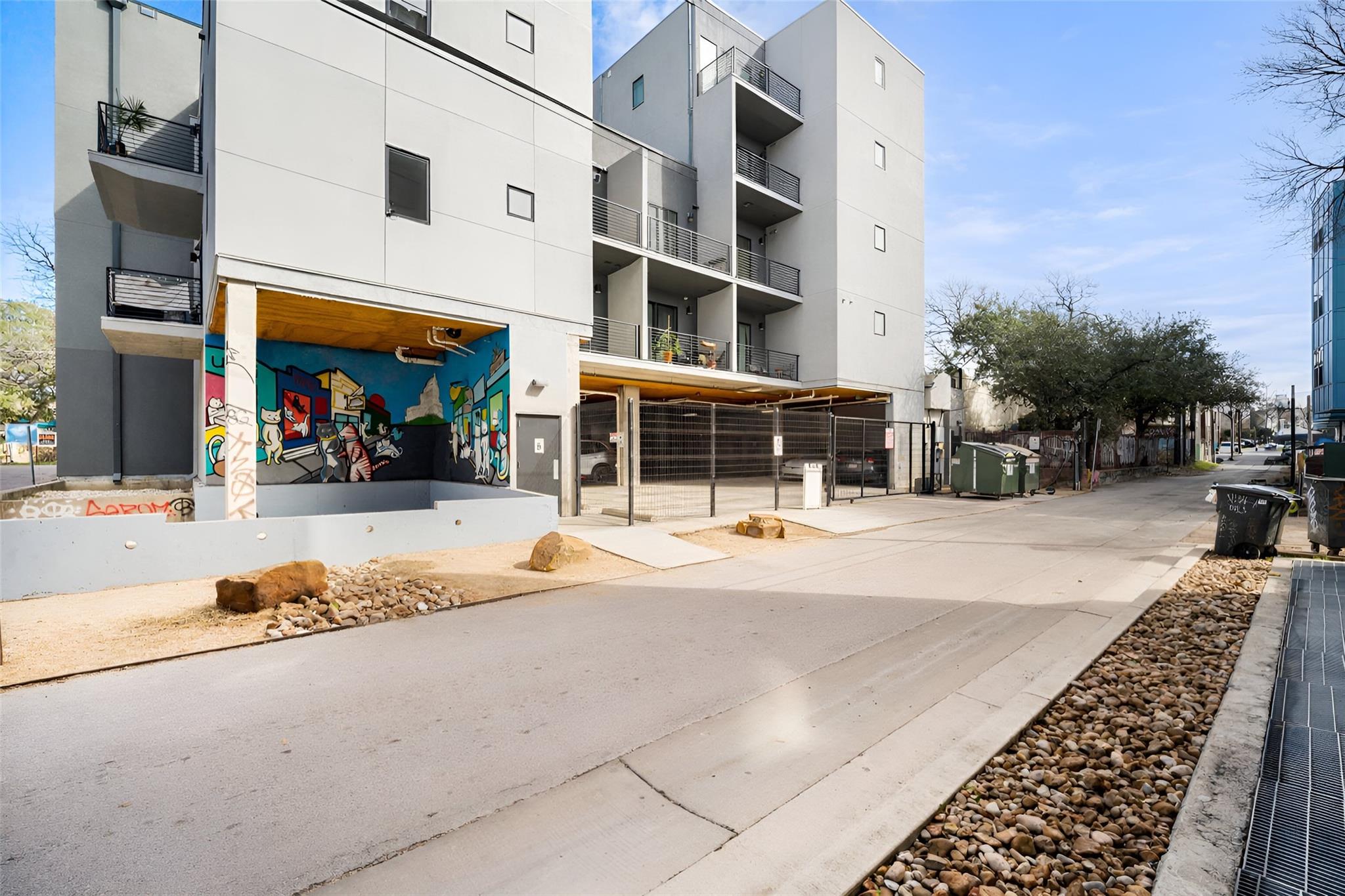 1615 E 7th ST # 208