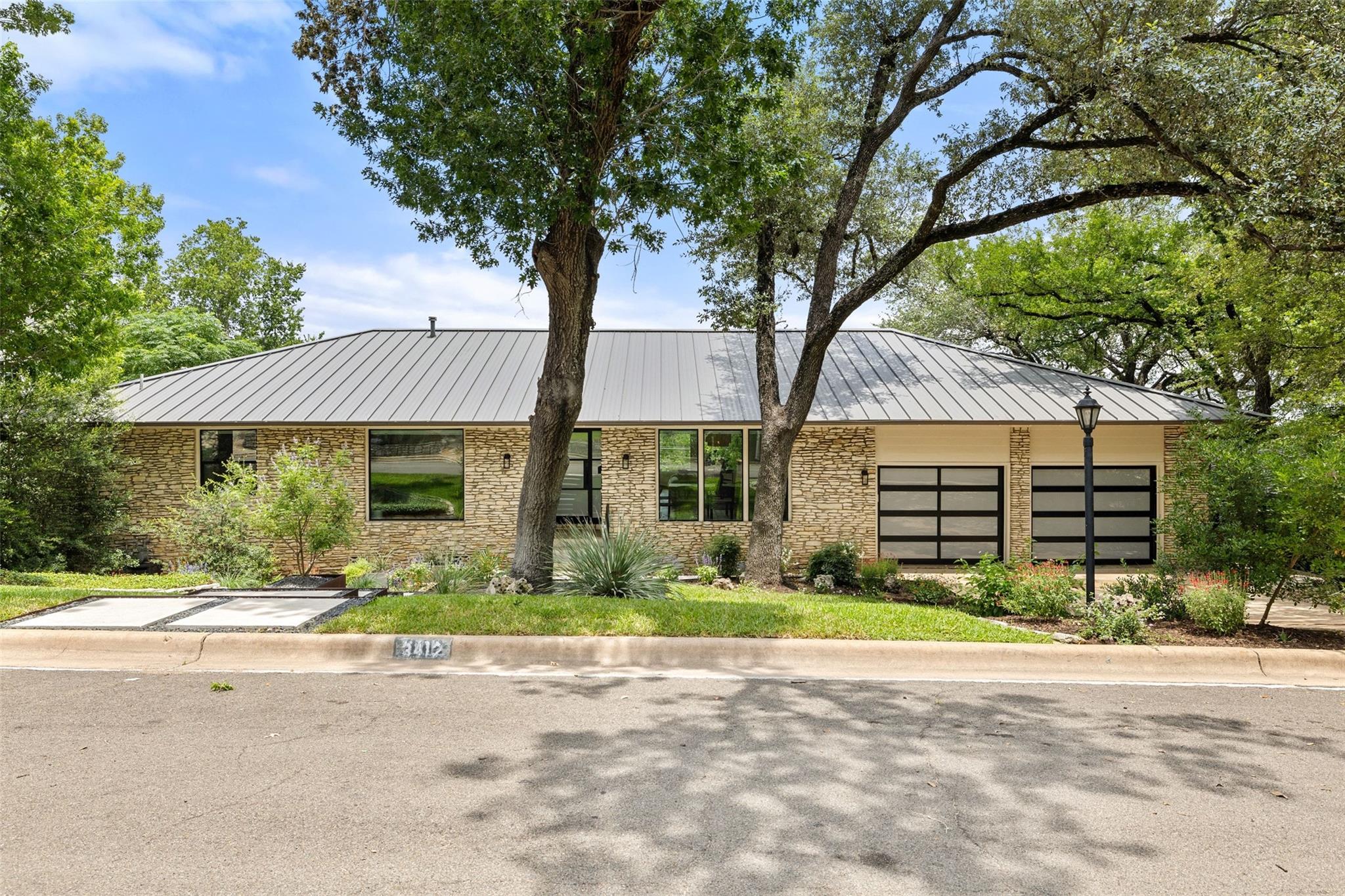 3412 Shinoak DR