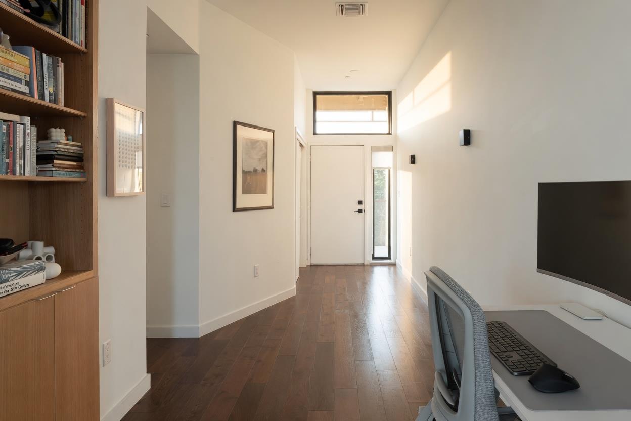 1322 E 12th ST # 305