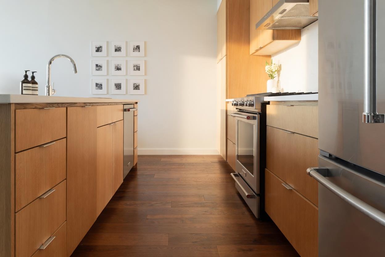 1322 E 12th ST # 305