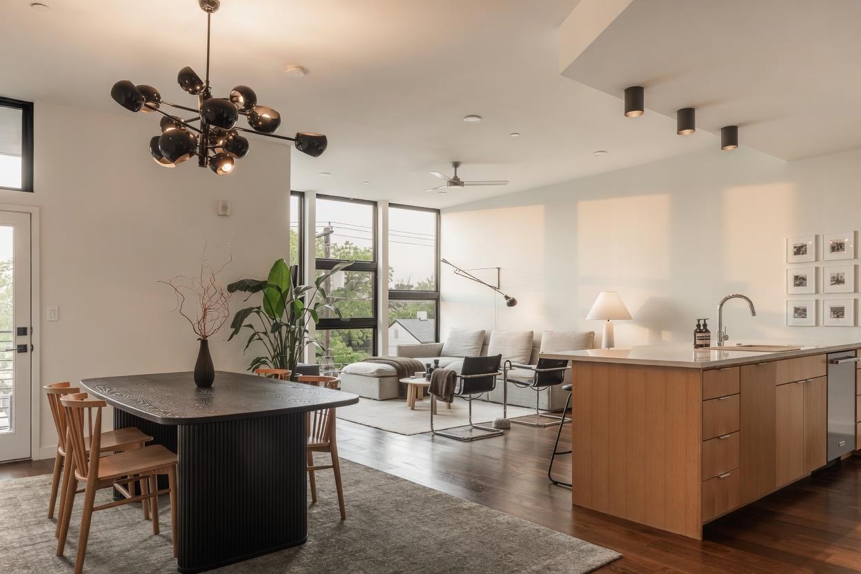 1322 E 12th ST # 305