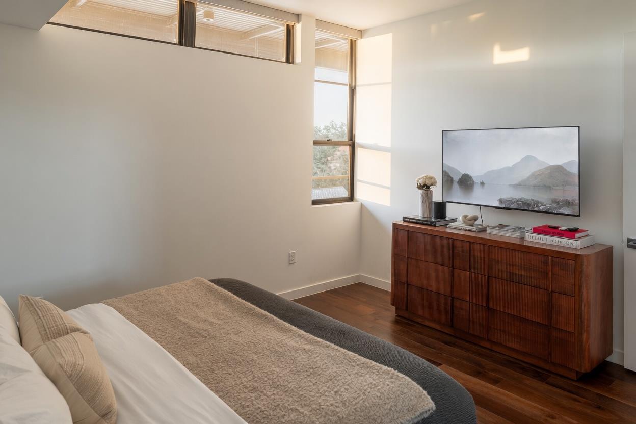 1322 E 12th ST # 305