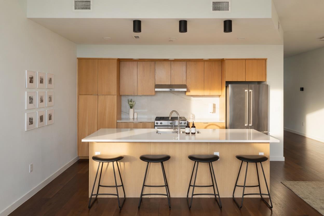 1322 E 12th ST # 305