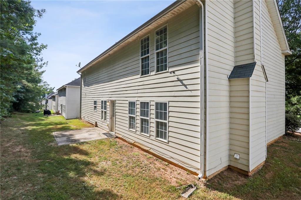 6037 Fairington Farms Lane