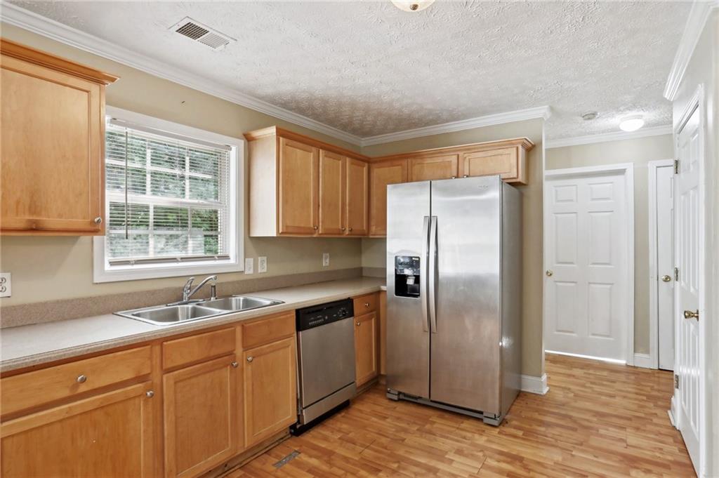 6037 Fairington Farms Lane