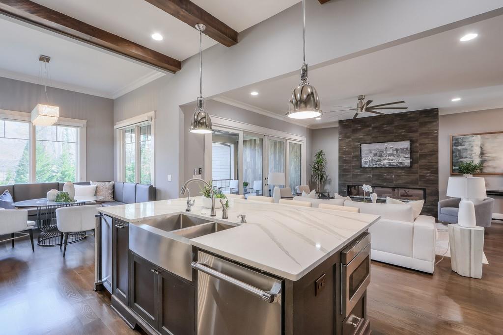 2465 Henderson Road