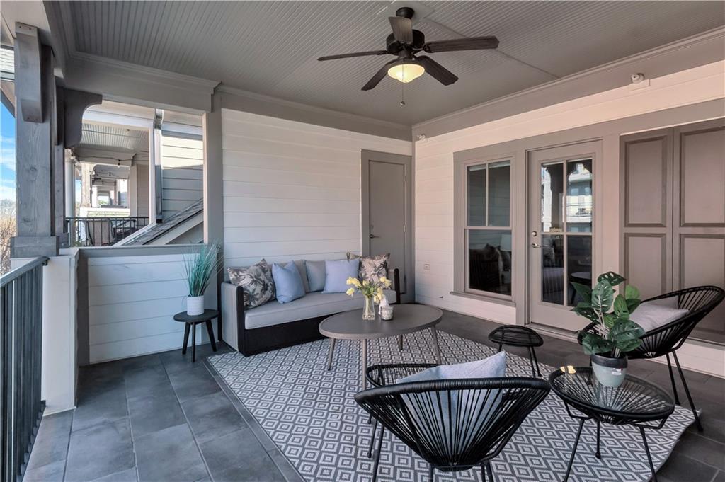 972 Memorial Walk SE